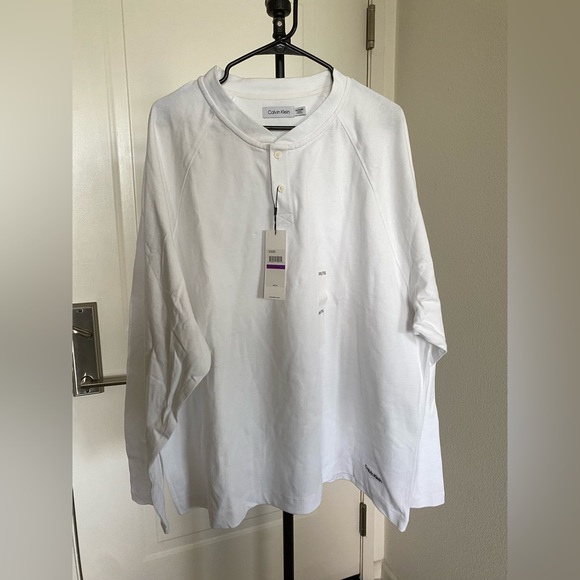 CALVIN KLEIN WHITE LONG SLEEVE BUTTON NECK - Picture 1 of 7